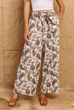 Load image into Gallery viewer, Look At Me Paisley Printed Wide Leg Pants
